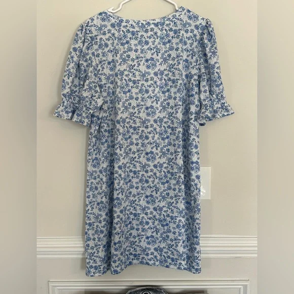 Crown & Ivy Floral Dress women’s size xl - Picture 5 of 5